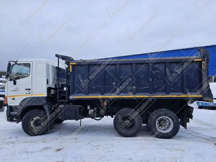 Самосвал HINO 700, 2017 года выпуска в рабочем состоянии