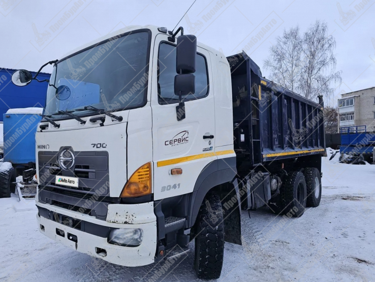 Самосвал HINO 700, 2017 года выпуска в рабочем состоянии