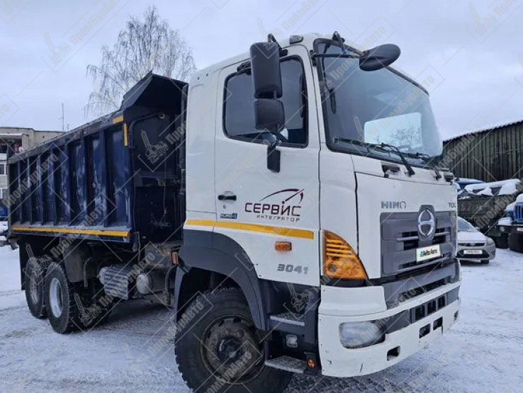 Самосвал HINO 700, 2017 года выпуска в рабочем состоянии