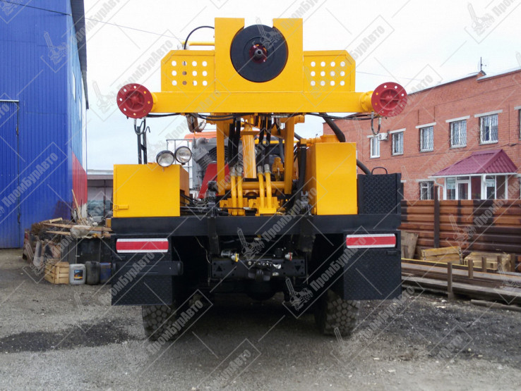 Буровая установка УРБ-2А2 на шасси КАМАЗ-43118 с компрессором 4ВУ-5/9