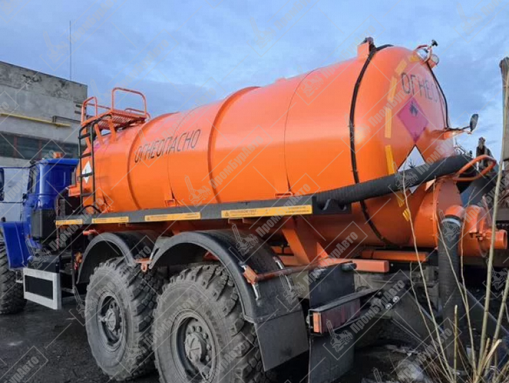 Автоцистерна вакуумная нефтепромысловая АКН-10 на шасси УРАЛ-4230, 2024 года выпуска