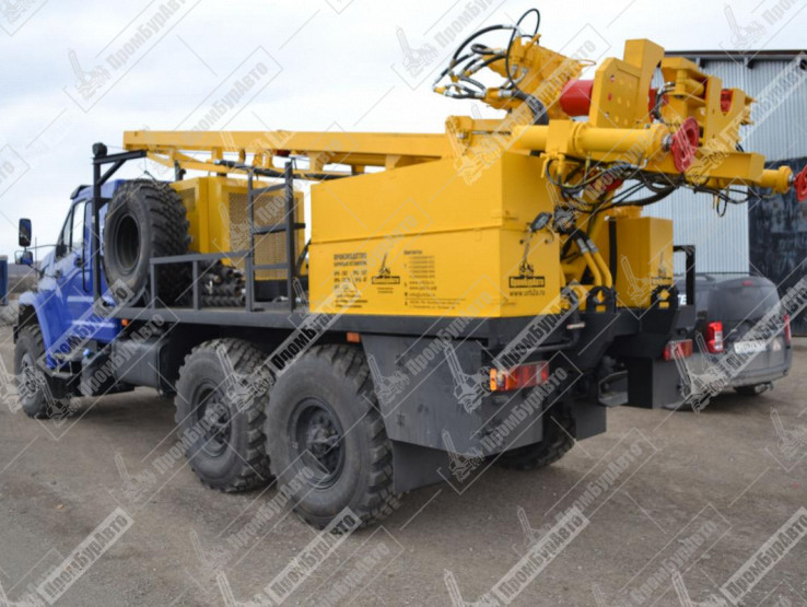 Буровая установка УРБ-2Д2 на шасси УРАЛ NEXT-4320-6951 с компрессором АК-9/10-01, гидрозажимом МТ-ГЗ-2 и комплектом бурового инструмента