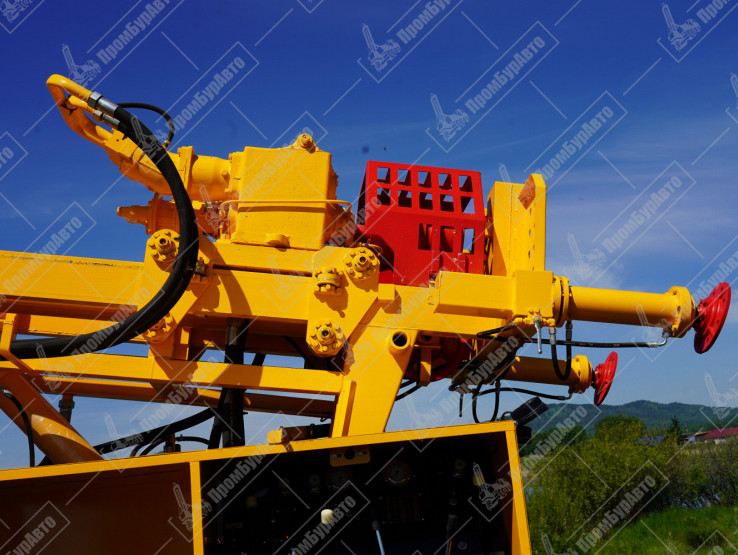Буровая установка УРБ-2А2 с элементами 2Д3 на шасси КАМАЗ-43118-73118-73094-50 с компрессором АК-12/10 и буровым насосом НБ-50
