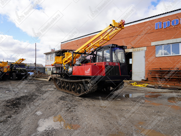 Буровая установка УРБ-2Д2 на гусеничном шасси транспортной машины ТЛП-4М-034