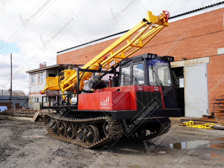 Буровая установка УРБ-2Д2 на гусеничном шасси транспортной машины ТЛП-4М-034