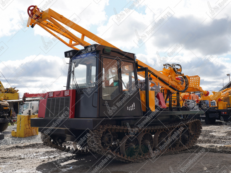 Буровая установка УРБ-2Д2 на гусеничном шасси транспортной машины ТЛП-4М-034