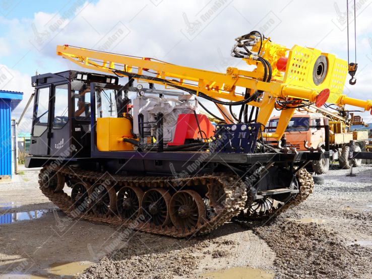 Буровая установка УРБ-2Д2 на гусеничном шасси транспортной машины ТЛП-4М-034