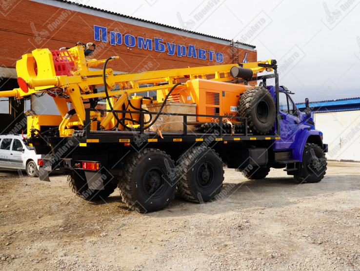 Буровая установка УРБ-2Д2 на шасси УРАЛ NEXT 4320-72 с компрессором с компрессором KAISHAN RSCG-560/15