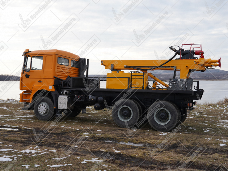 Буровая установка АЗА-3М на шасси Shacman F3000