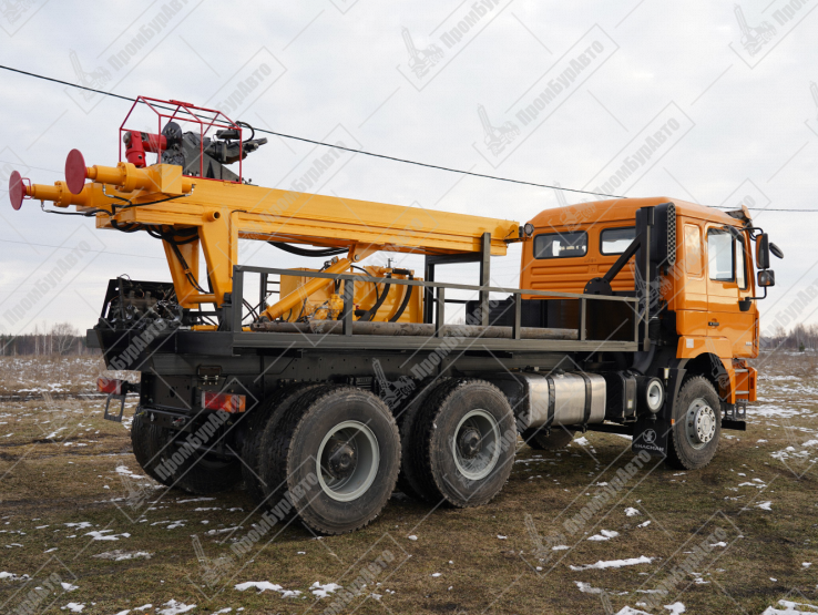 Буровая установка АЗА-3М на шасси Shacman F3000