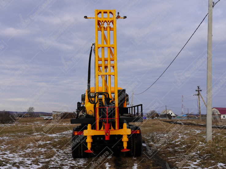 Буровая установка АЗА-3М на шасси Shacman F3000