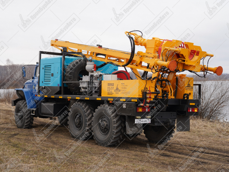 Буровая установка УРБ-2А2 на шасси УРАЛ 4320-60 с буровым насосом НБ-50 и компрессором DALI DLCY-15/15 В-Y