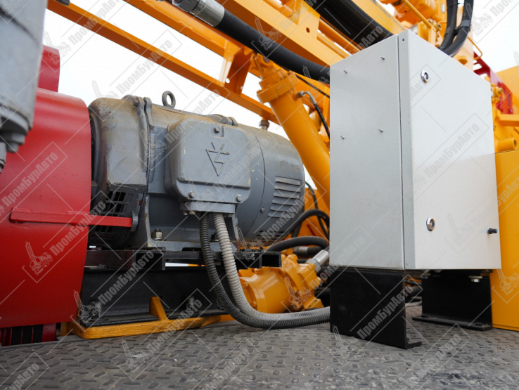 Буровая установка УРБ-2А2 на шасси УРАЛ 4320-60 с буровым насосом НБ-50 и компрессором DALI DLCY-15/15 В-Y