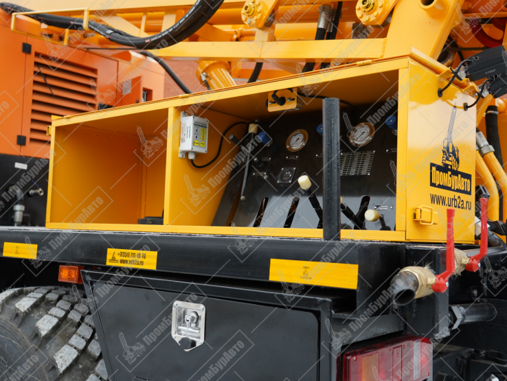 Буровая установка УРБ-2А2 на шасси УРАЛ NEXT 4320-72 с компрессором KAISHAN KSCG-400/12