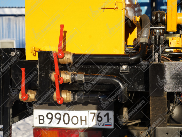 Буровая установка УРБ-2А2 на шасси УРАЛ 4320-80 с местом под установку компрессора и бурового насоса НБ-50