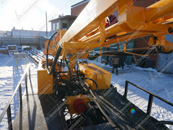 Буровая установка УРБ-2А2 на шасси УРАЛ 4320-80 с местом под установку компрессора и бурового насоса НБ-50