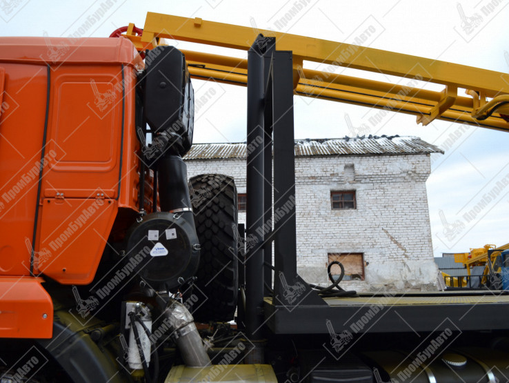 Буровая установка УРБ-2А2 на шасси КАМАЗ-43118-RR (Евро-5)  