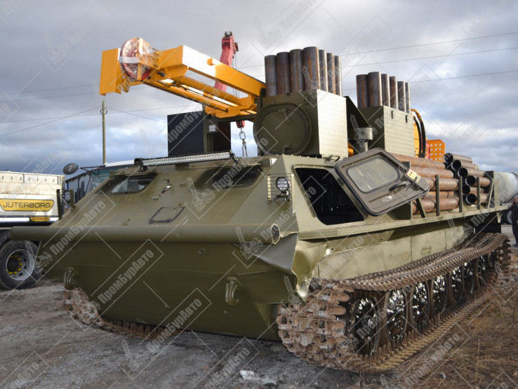 Буровая установка УРБ-2А2 с компрессором 4ВУ1-5/9М3 на шасси гусеничного транспортера ПБА УРБ-2А2