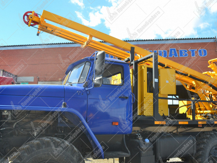 Буровая установка УРБ-2А2 на шасси УРАЛ-4320 с компрессором АК-12/10