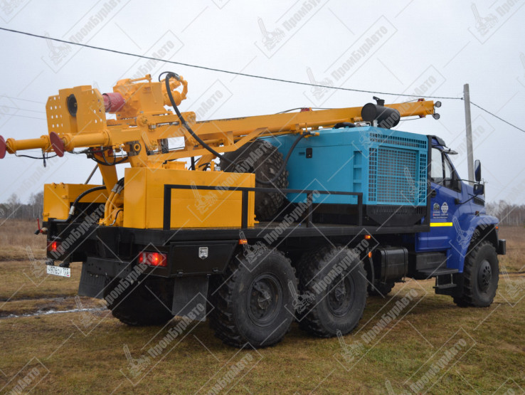 Буровая установка УРБ-2А2 на шасси УРАЛ NEXT 5557 с винтовым компрессором DALI DLCY-15/15B-Y