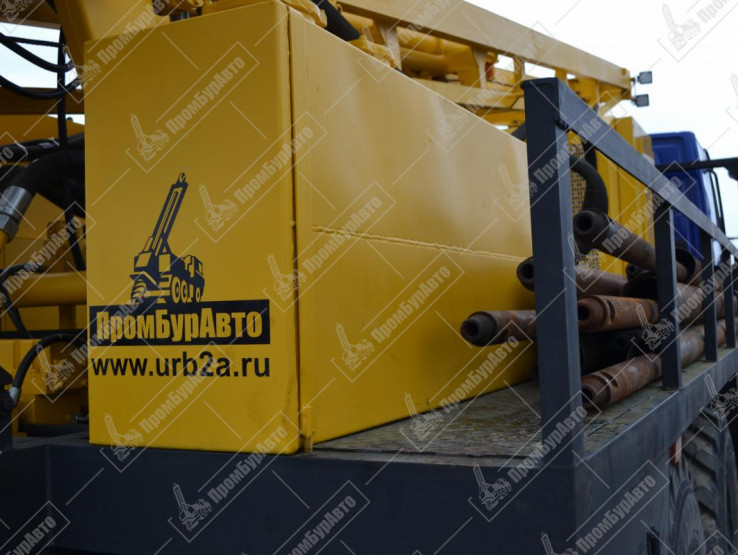 Буровая установка УРБ-2Д2 на шасси УРАЛ NEXT-4320-6951 с компрессором АК-9/10-01, гидрозажимом МТ-ГЗ-2 и комплектом бурового инструмента