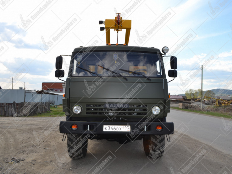Буровая установка УРБ-2А2 с элементами УРБ-2Д3 на шасси КАМАЗ-4310 с компрессорной станцией КВ-12/12С и гидрозажимом МТ-ГЗ-3 (с труборазворотом) на модернизированной гидравлической системе