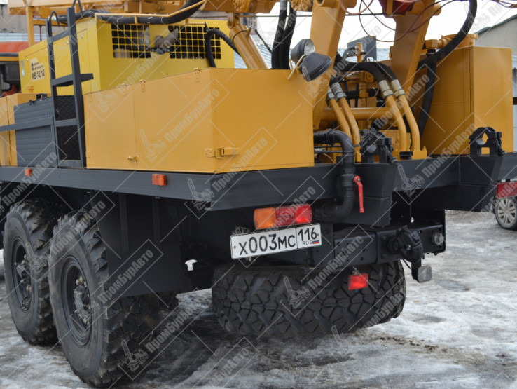 Буровая установка УРБ-2А2 на шасси КАМАЗ-43118 с компрессорным агрегатом КВ-12/12С