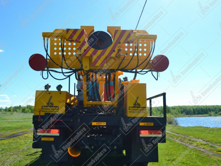 Буровая установка УРБ-2А2 с элементами УРБ-2Д3 на шасси КАМАЗ 43118