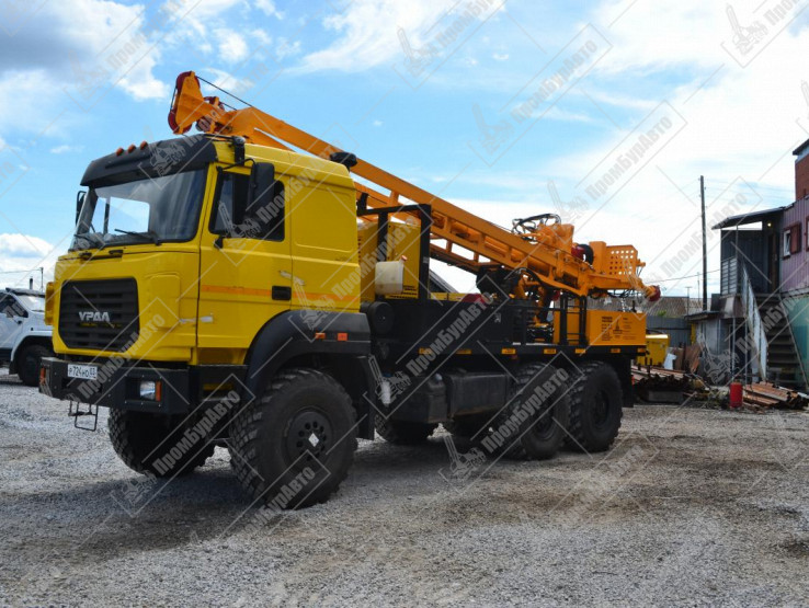 Буровая установка УРБ-2Д2 на шасси УРАЛ 5557