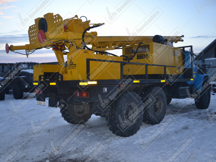Бурова установка УРБ-2А2 на шасси УРАЛ-4320 с компрессорным агрегатом КВ-12/12С
