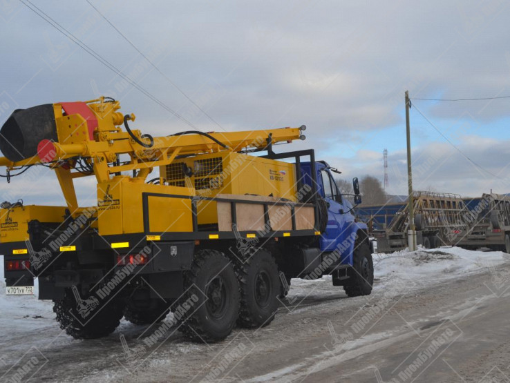 Буровая установка УРБ-2А2 на шасси УРАЛ-NEXT-4320-6952-72 с компрессорной станцией КВ-12/12С (с ПЖД)