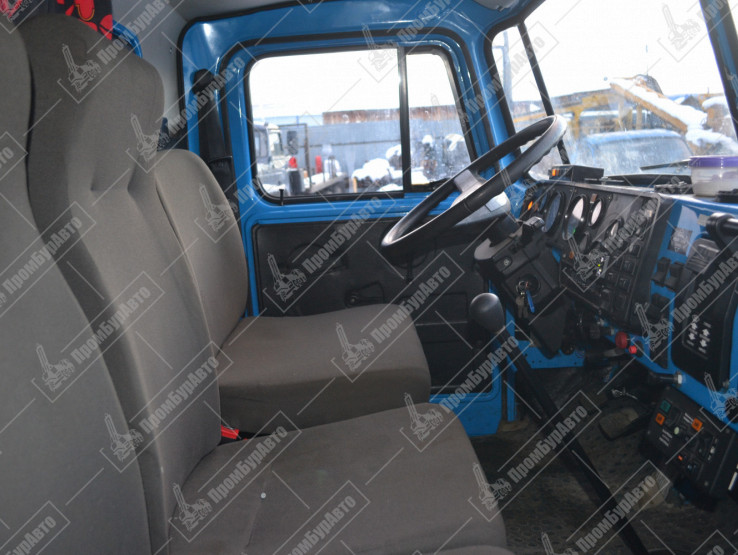 Бурова установка УРБ-2А2 на шасси УРАЛ-4320 с компрессорным агрегатом КВ-12/12С
