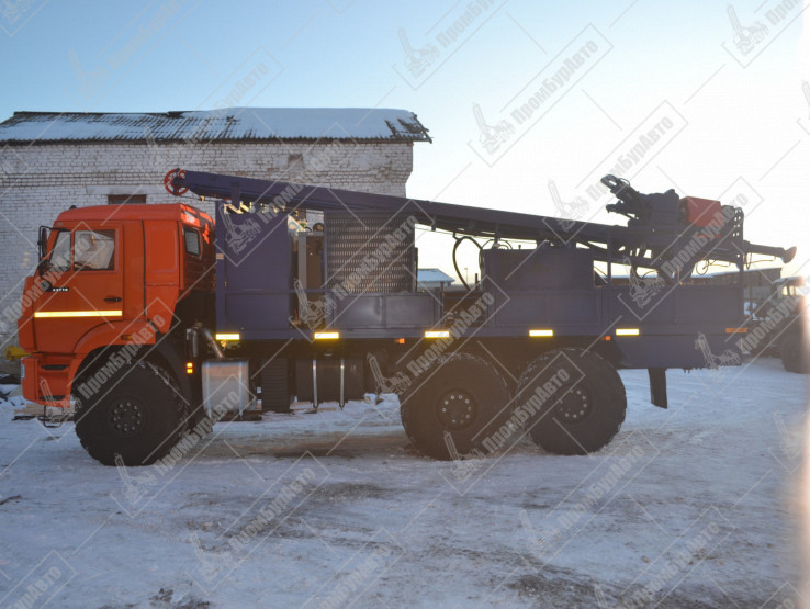 Буровая установка УРБ-2А2 на шасси КАМАЗ-43118 с компрессором ЗИФ КОМ10/10