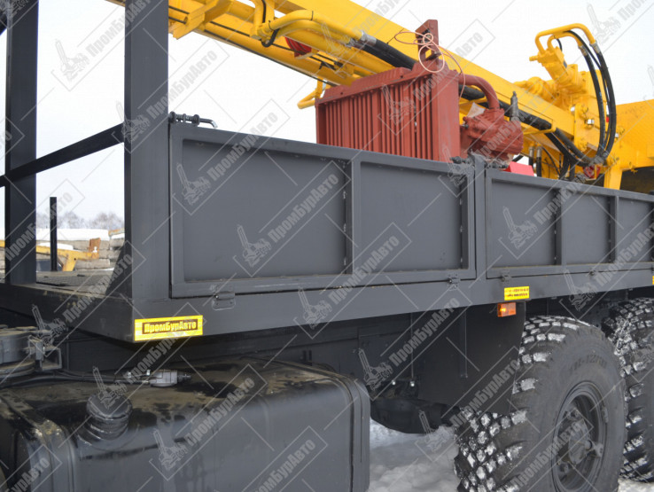 Буровая установка УРБ-2А2 на шасси УРАЛ  NEXT 5557 с компрессором 4ВУ1-5/9