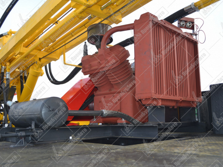Буровая установка УРБ-2А2 на шасси УРАЛ  NEXT 5557 с компрессором 4ВУ1-5/9