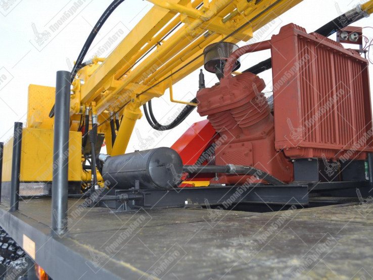 Буровая установка УРБ-2А2 на шасси УРАЛ  NEXT 5557- с компрессором 4ВУ1-5/9