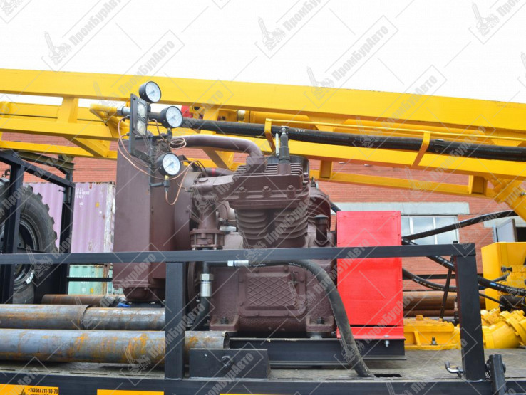 Буровая установка УРБ-2А2 с элементами 2Д3 под давальческое шасси КАМАЗ-43118 с двумя компрессорами 4ВУ1-5/9 в северном исполнении на модернизированной гидравлической системе нового образца