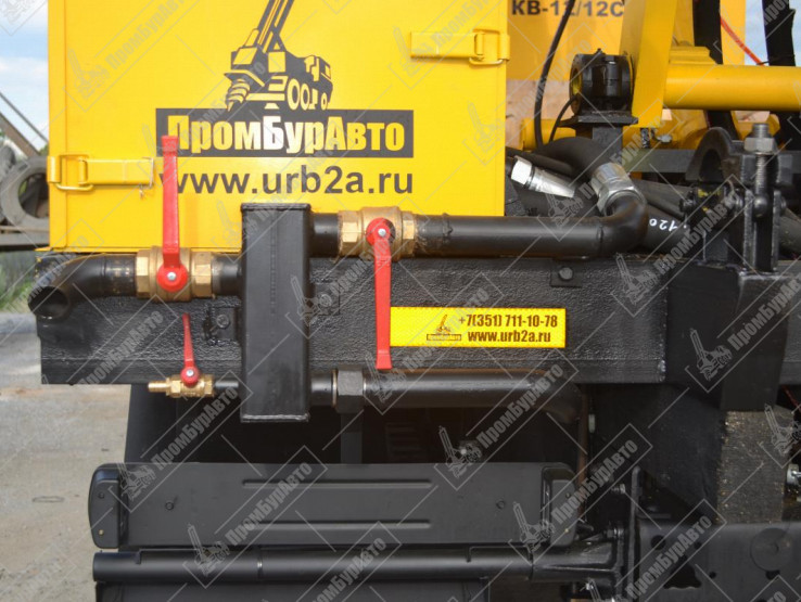 Буровая установка УРБ-2А2 с мачтой под наклонное бурение на шасси КАМАЗ-5350 с компрессором КВ-12/12С на модернизированной гидравлической системе нового образца и комплектом бурового инструмента