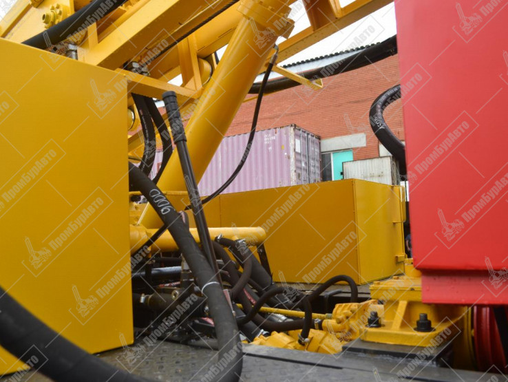 Буровая установка УРБ-2А2 с элементами УРБ-2Д3 на шасси КАМАЗ-5350 с компрессорной станцией DLCY-15/15B-C и буровым насосом НБ-50