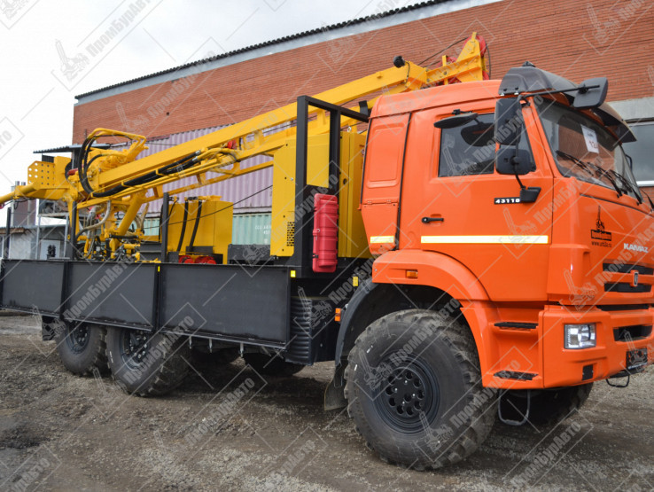Буровая установка УРБ-2А2 на шасси КАМАЗ-43118 с компрессорным агрегатом АК-9/10 и буровой лебёдкой 1ВСМ.03.02А.000