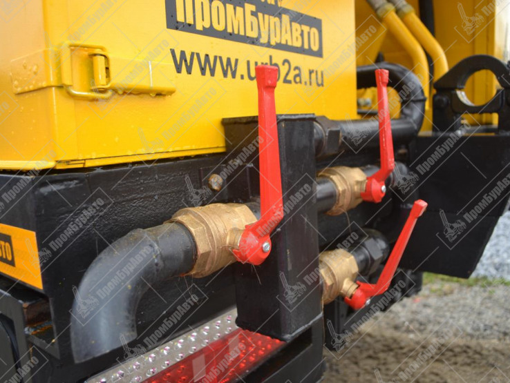 Буровая установка УРБ-2А2 с элементами УРБ-2Д3 на шасси КАМАЗ-5350 с компрессорной станцией DLCY-15/15B-C и буровым насосом НБ-50