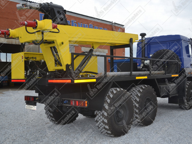 Буровая установка АЗА-3М на шасси УРАЛ-55571 с узлом для испытания анкеров 