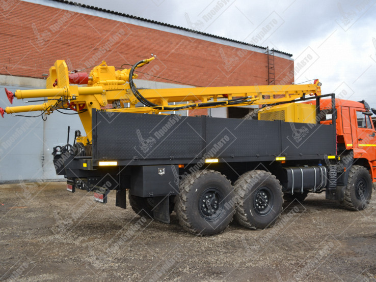 Буровая установка УРБ-2А2 на шасси КАМАЗ-43118 с компрессорным агрегатом АК-9/10 и буровой лебёдкой 1ВСМ.03.02А.000