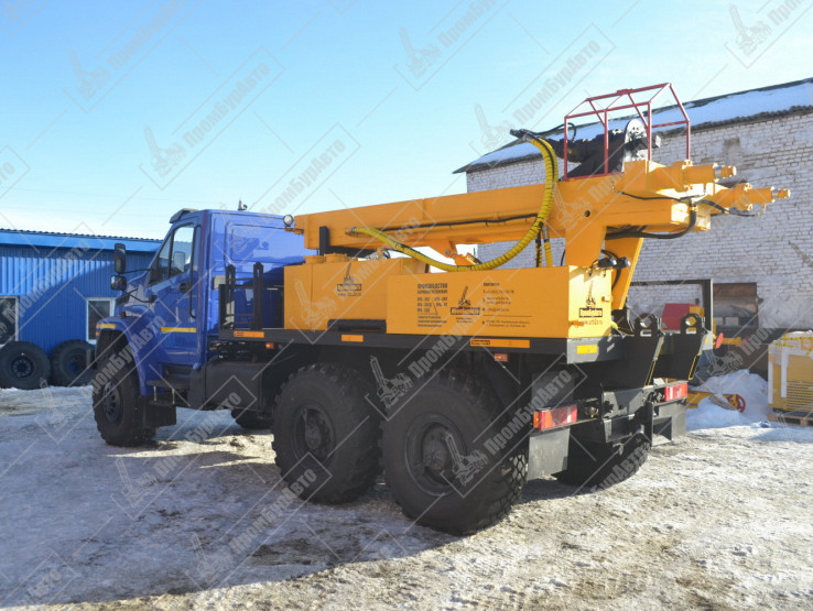 Буровая установка АЗА-3М на шасси УРАЛ-55571-72 с узлом для испытания анкеров 