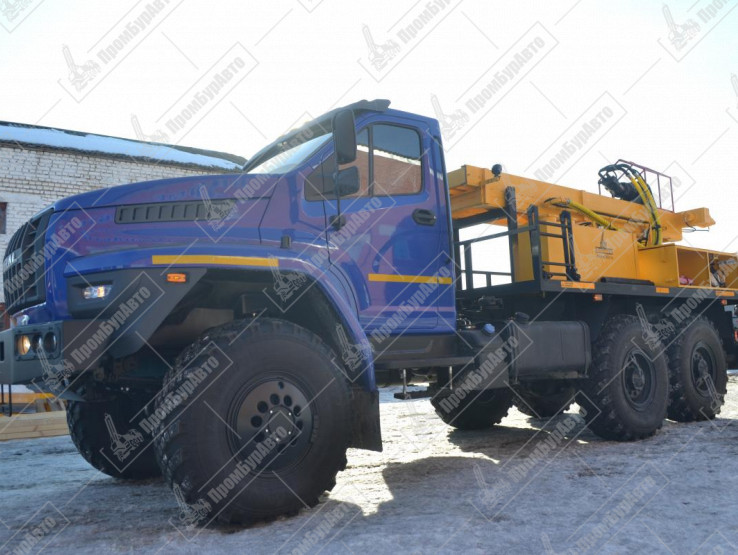 Буровая установка АЗА-3М на шасси УРАЛ-55571-72 с узлом для испытания анкеров 
