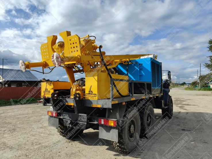 Буровая установка УРБ-2А2 на шасси УРАЛ-4320 с компрессорным агрегатом DLCY-15/15 В