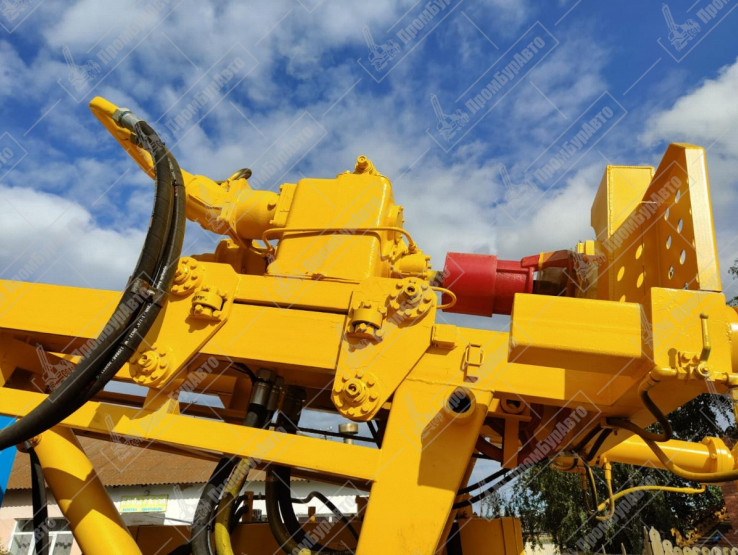 Буровая установка УРБ-2А2 на шасси УРАЛ-4320 с компрессорным агрегатом DLCY-15/15 В