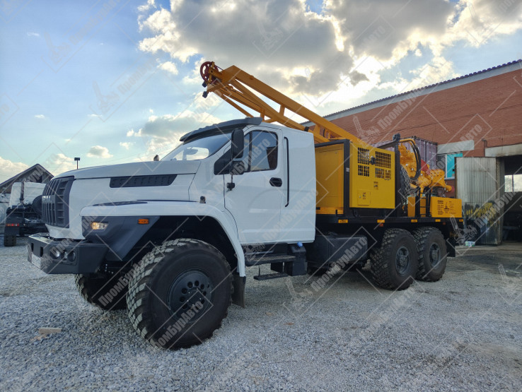 Буровая установка УРБ-2А2 на шасси УРАЛ NEXT-4320-6951-72Е5 с компрессором КВ-12/12С и трубозажимом ТЗГ-3 (с труборазворотом)