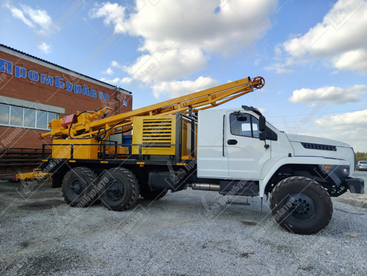 Буровая установка УРБ-2А2 на шасси УРАЛ NEXT-4320-6951-72Е5 с компрессором КВ-12/12С и трубозажимом ТЗГ-3 (с труборазворотом)