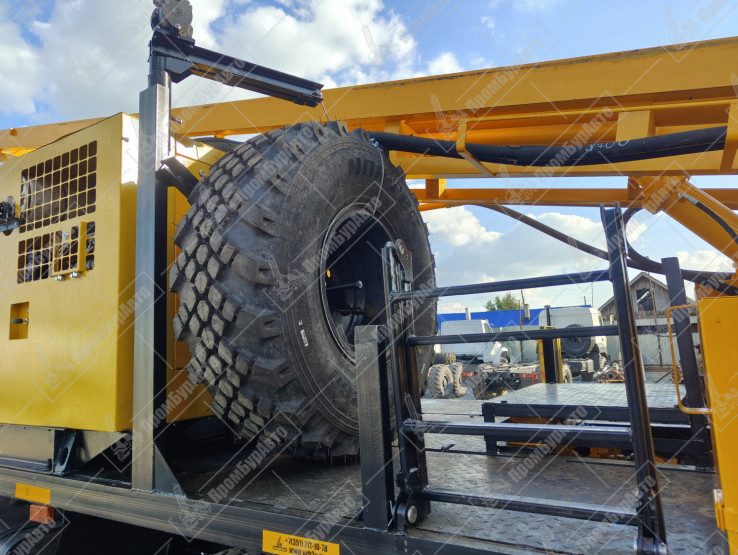 Буровая установка УРБ-2А2 на шасси УРАЛ NEXT-4320-6951-72Е5 с компрессором КВ-12/12С и трубозажимом ТЗГ-3 (с труборазворотом)